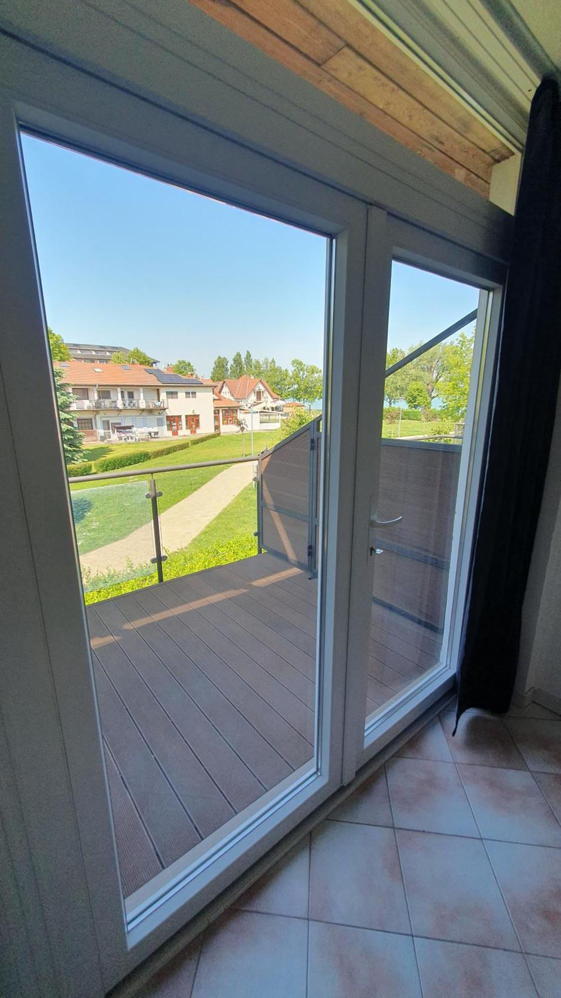 Wellapartman Zamárdi Exteriér fotografie